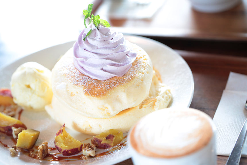 フワフワパンケーキと紫芋のコラボが美味しい Cafe Lx カフェルクス タラミライ